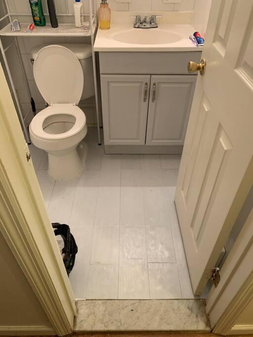 Large 3-Bedrooms/2-Bath Apt, One Block To Train نيو يورك المظهر الخارجي الصورة