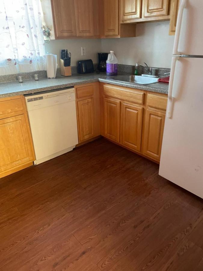 Large 3-Bedrooms/2-Bath Apt, One Block To Train نيو يورك المظهر الخارجي الصورة