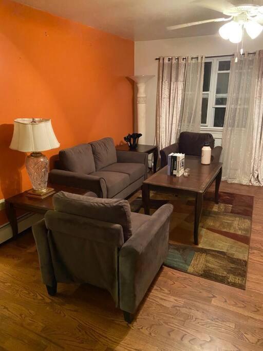 Large 3-Bedrooms/2-Bath Apt, One Block To Train نيو يورك المظهر الخارجي الصورة