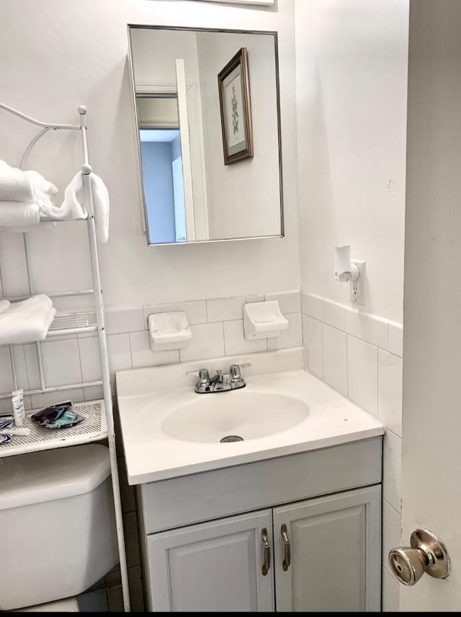 Large 3-Bedrooms/2-Bath Apt, One Block To Train نيو يورك المظهر الخارجي الصورة